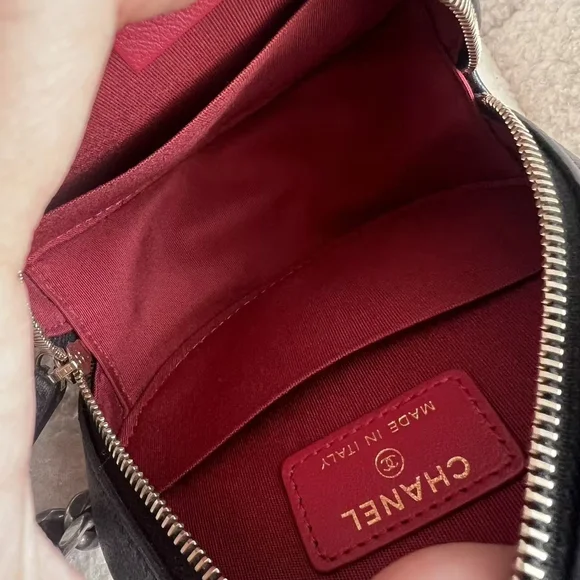 SOLD✅CHANEL Black and Gold Mini Quilted Bag - Picture 5 of 8